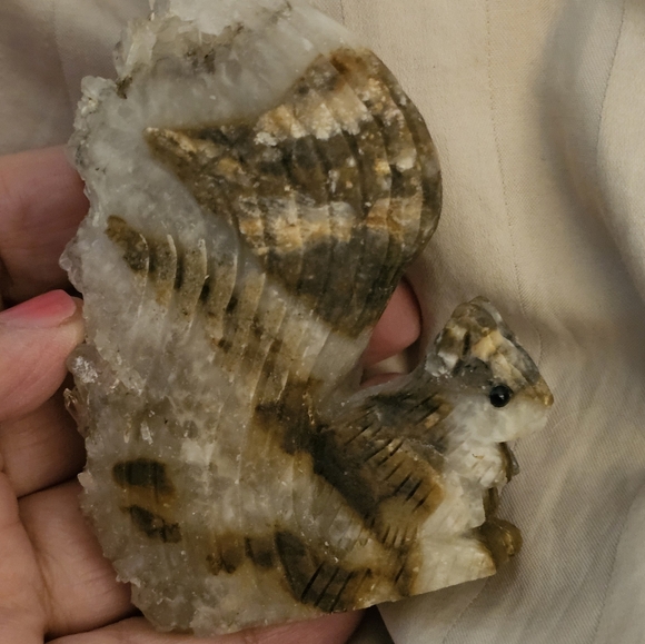 160g, Quartz Carved Squirrel, New! - Picture 9 of 14
